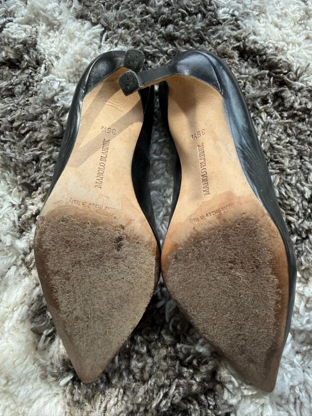 Manolo Blahnik Black Leather Pointed Toe Stiletto Pumps - Picture 6 of 7